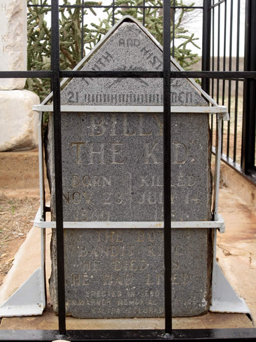 billy the kid grave stone. illy the kid dead body. illy